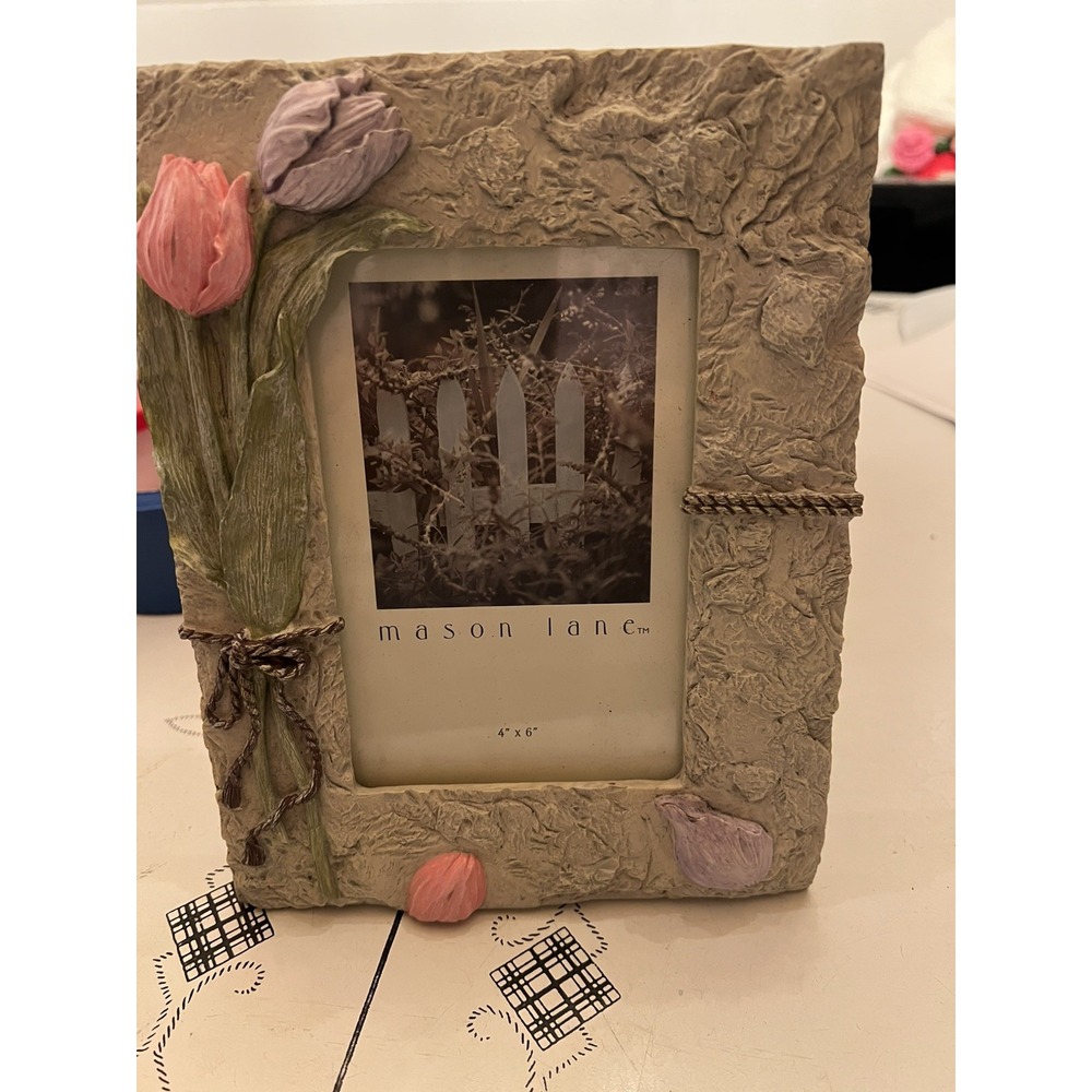 Mason Lane 4x6 Resin Photo Frame Tulips Rope Rough Textured